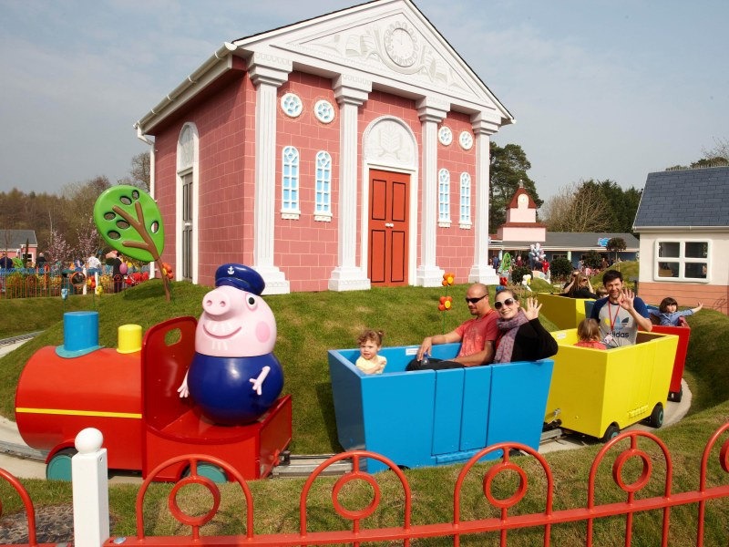 Things To Do In The New Forest - Peppa Pig at Paulton's Park